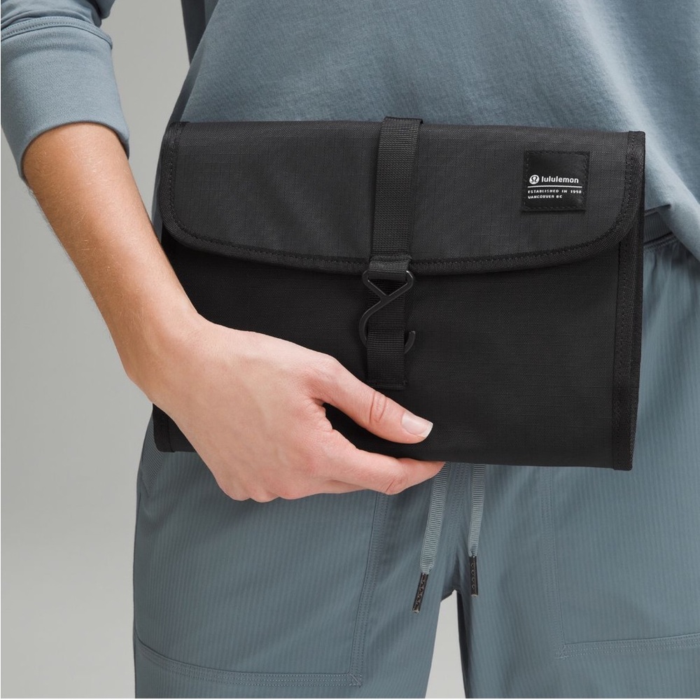 Lululemon Roll-Up Travel Toiletries Kit